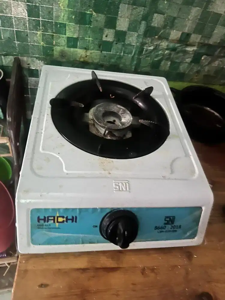 jual cepat mau pindahan kasur + kompor sama tabung + meja belajar
