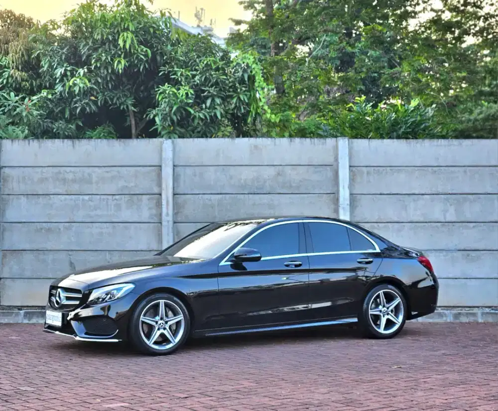 Super Low Odo Mercedes Benz C300 2018 AMG