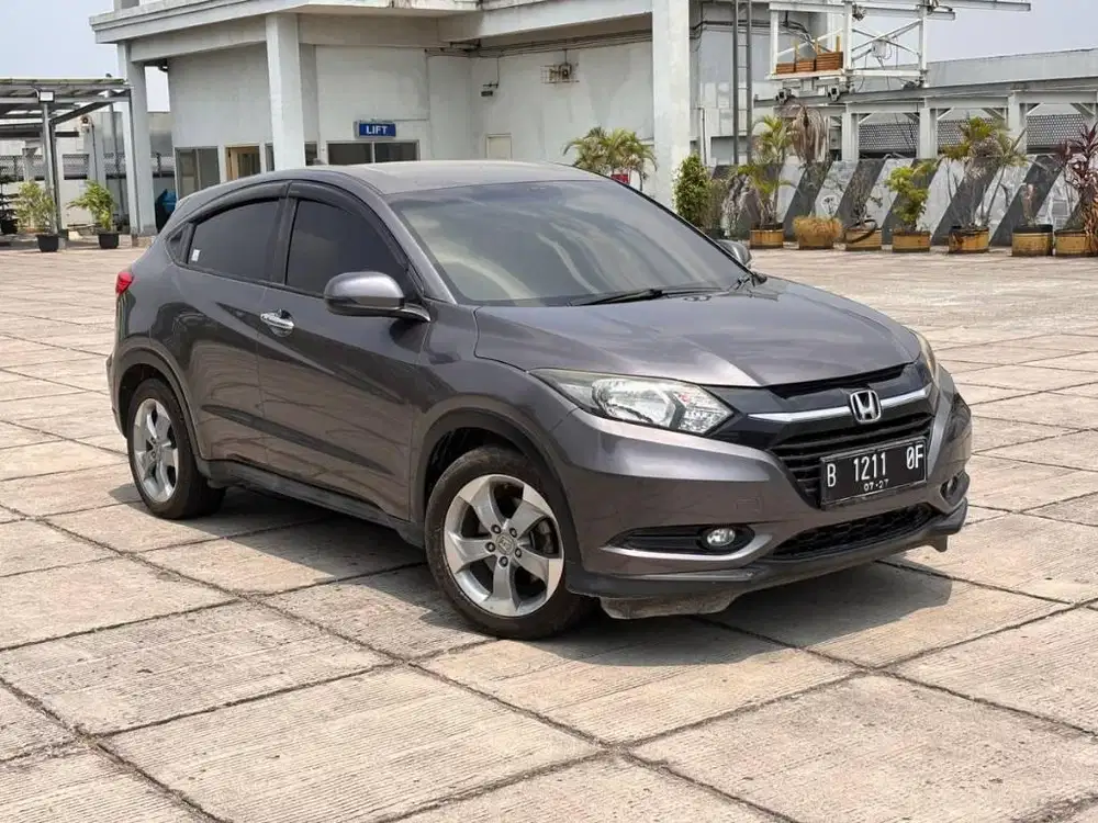 ‼️km low dp5‼️Honda HRV E CVT AT Abu 2017 2016 2015