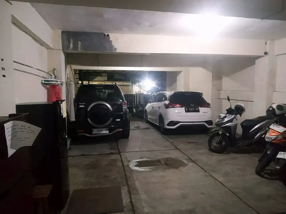 Barang langka Kost2 dekat Unair Row 2 mobil  Under 2 M