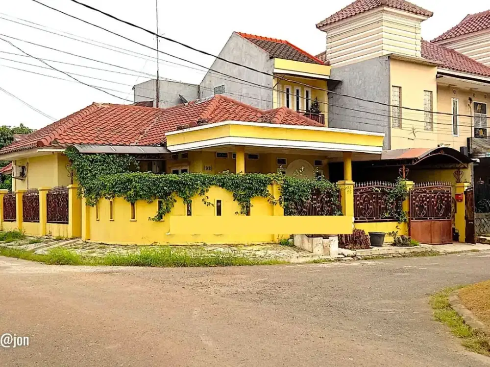 Rumah Hook 1.5 Lantai di Tengah Pusat Business [Jababeka-Cikarang]