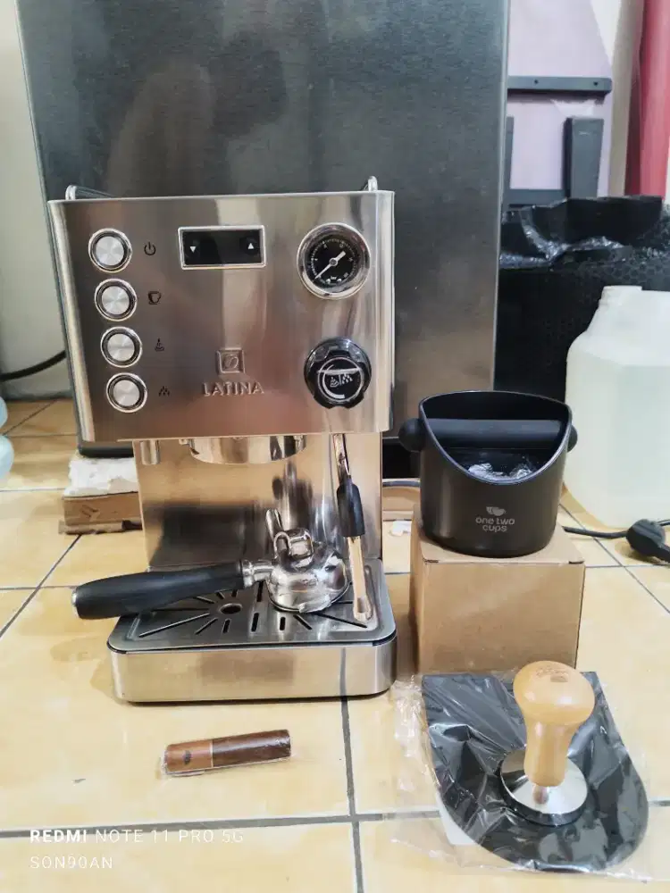 Latina Altro V1 - Mesin Espresso bekas