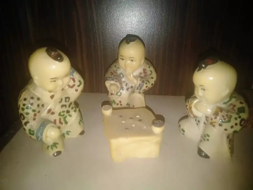 Patung vintage 1970an