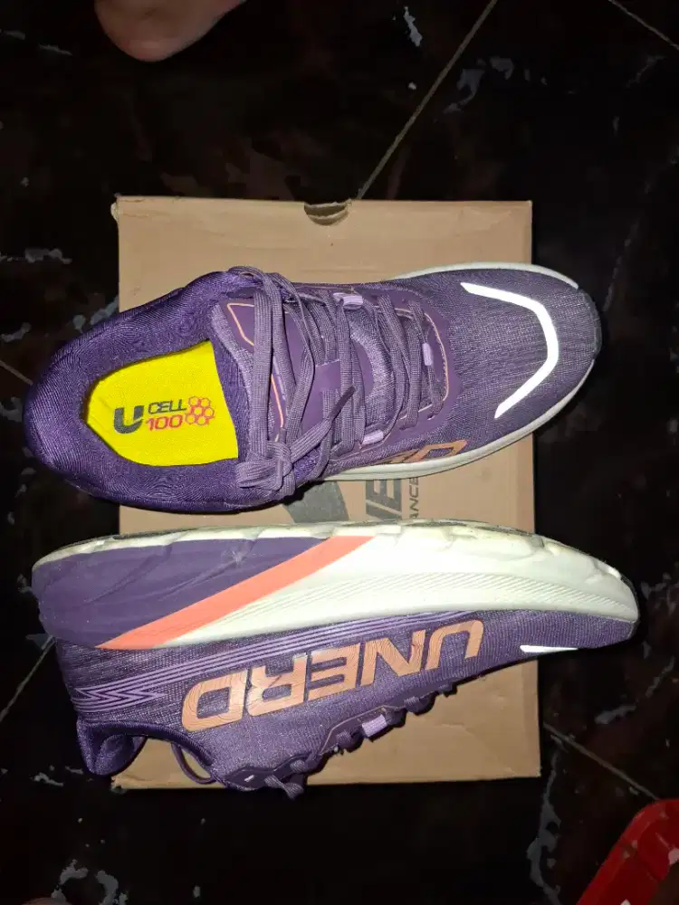 Sepatu running UNERD