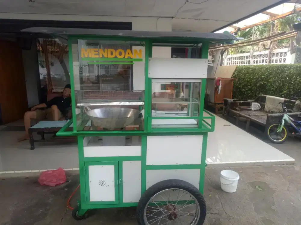 Gerobak bekas mendoan
