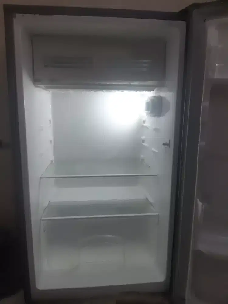 Kulkas 1 pintu merk GEA