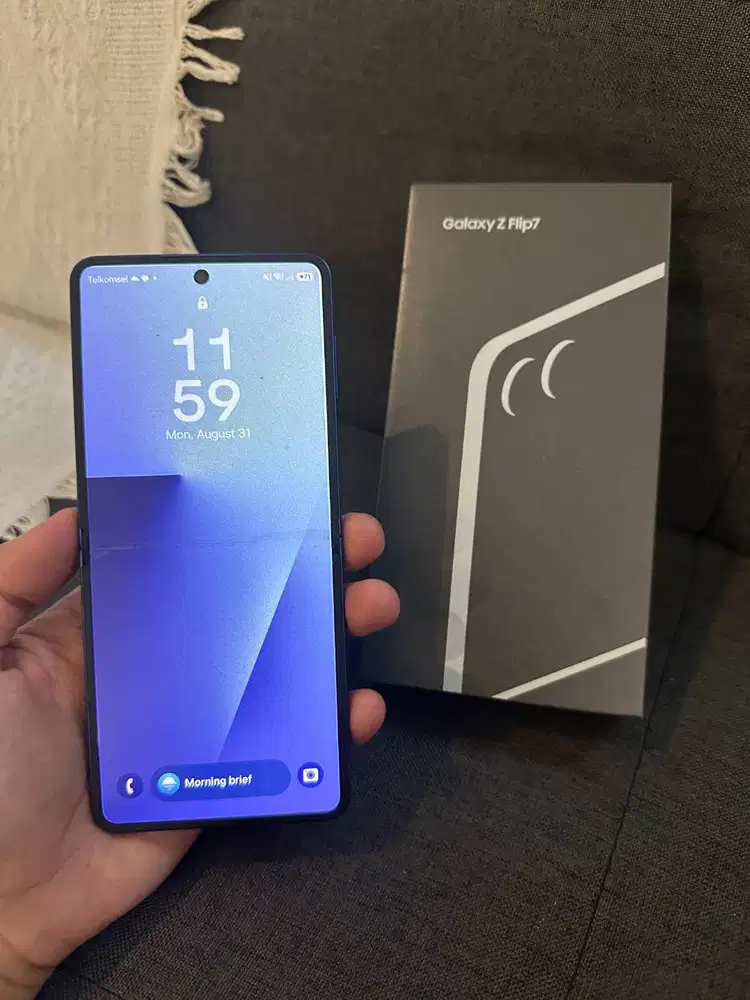 Samsung Galaxy Z Flip 7 12/256GB Blue Shadow Like New Fullset