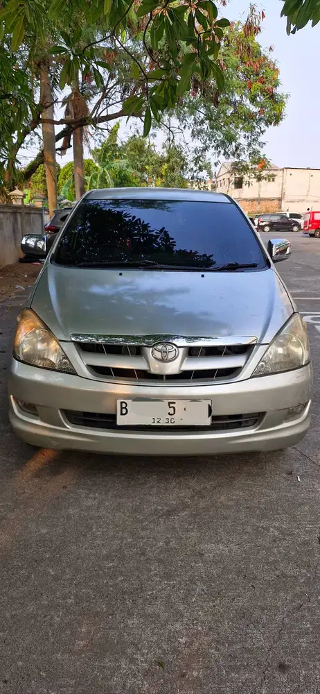 Kijang inova 2005