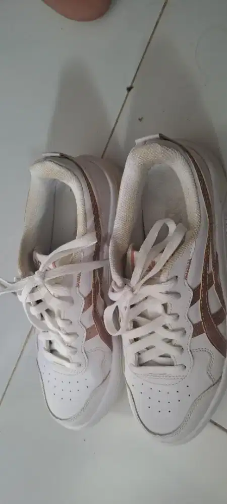 Sepatu bersih tampa rusak