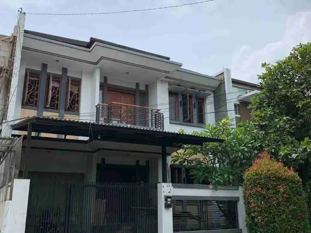Dijual Rumah Siap Huni 2 Lantai di Batununggal Indah