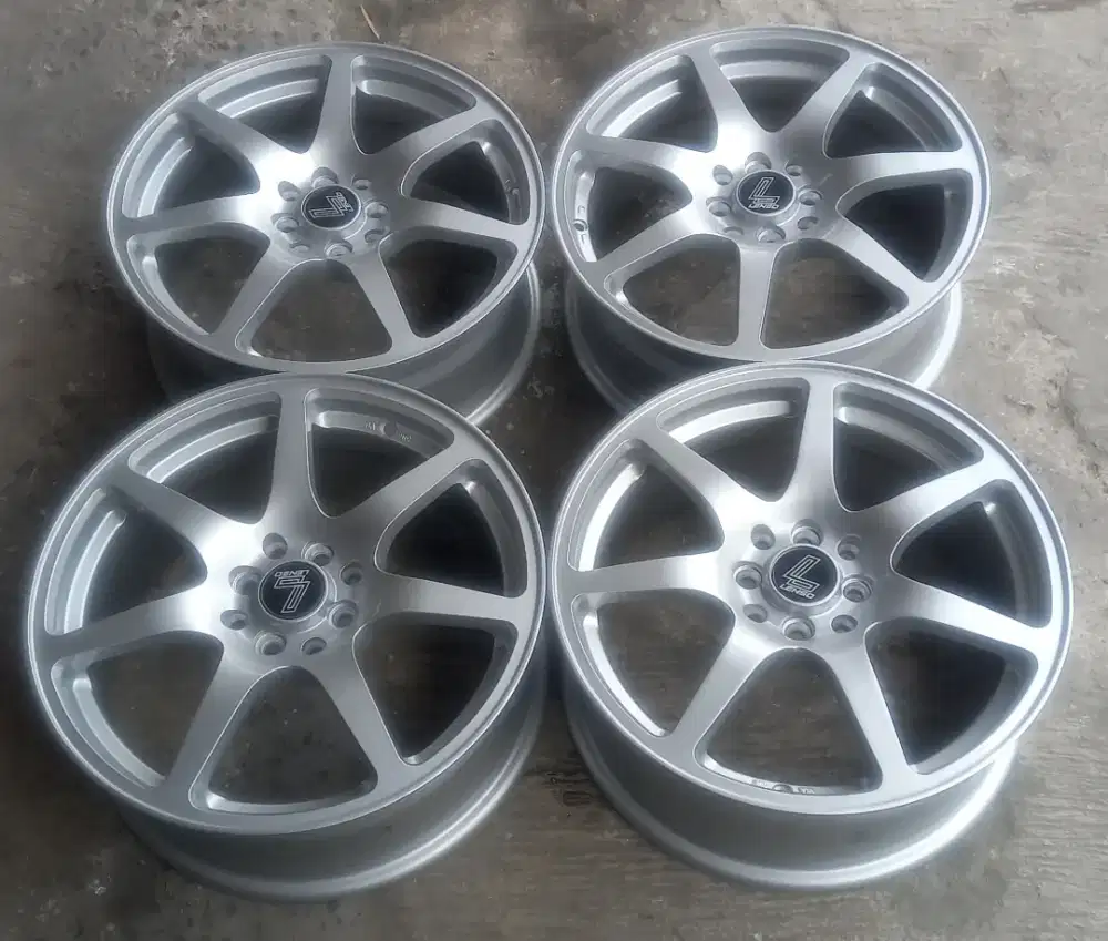 Velg lenso ring 17 made in Thailand pcd 4x100/114,3