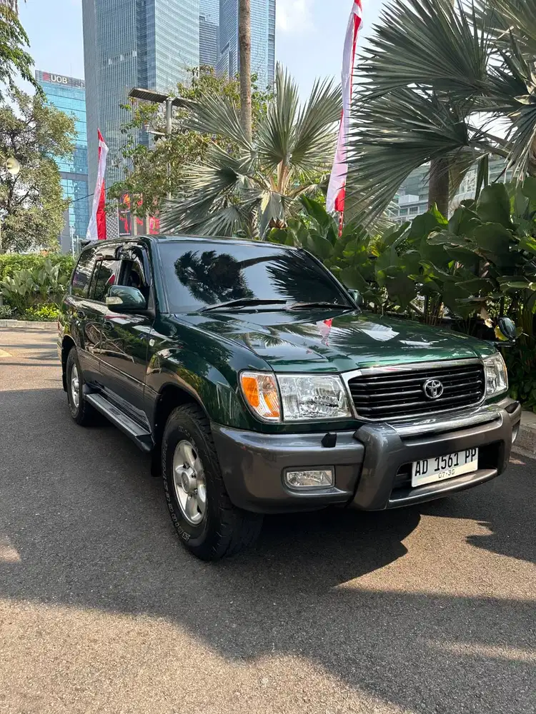 Toyota Lanc Cruiser vx 100 tahun 2001