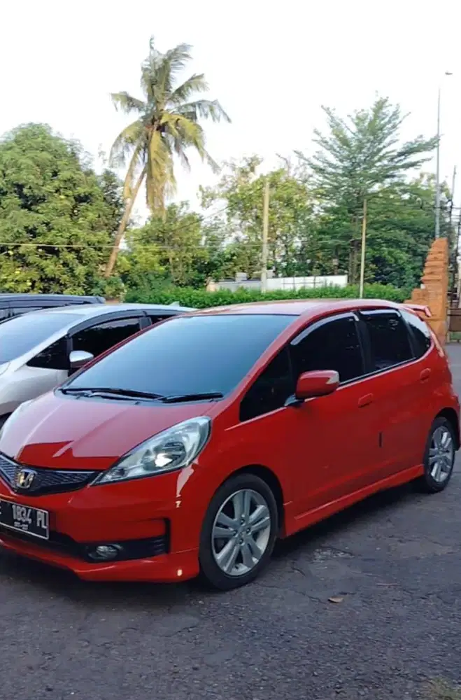 Di Jual Honda Jazz Rs matic tahun 2012