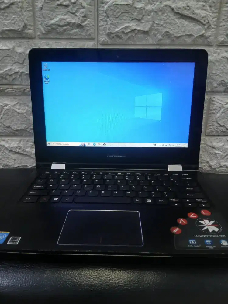 LAPTOP LENOVO YOGA 300
