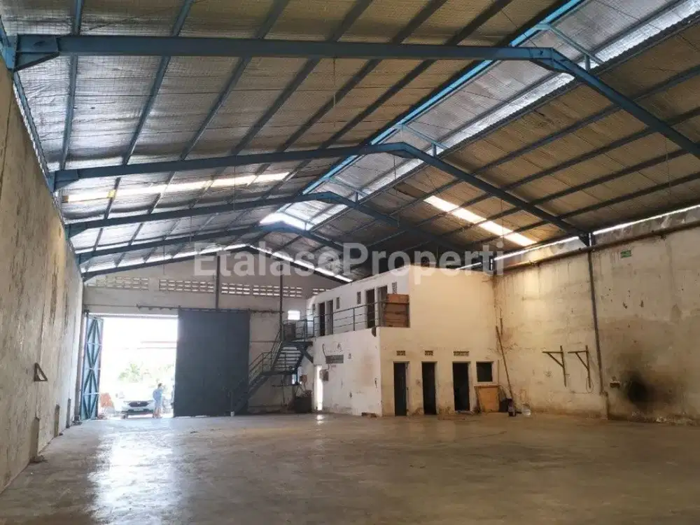 Disewakan gudang siap pakai lidah wetan
