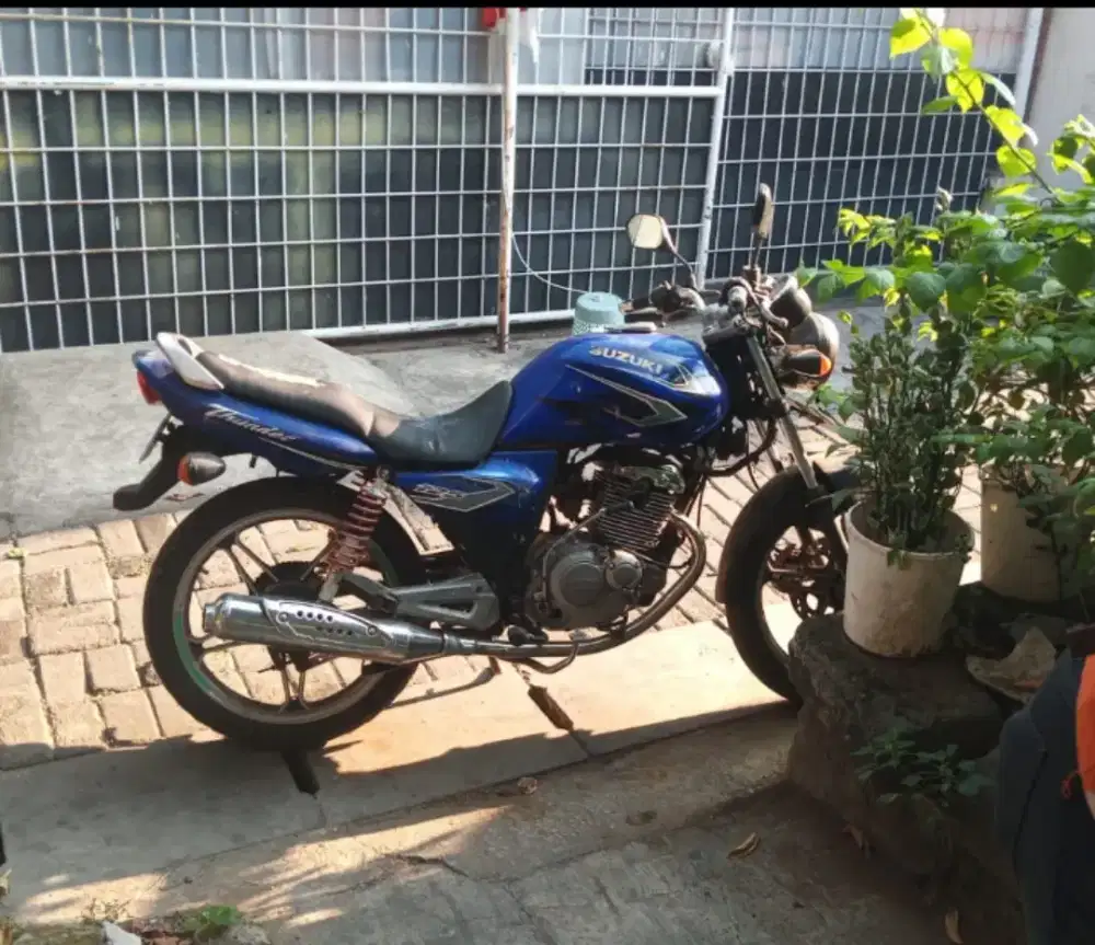 Thunder warna biru