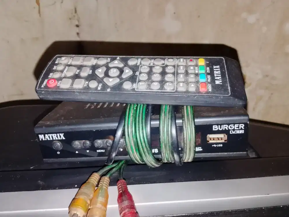 STB + REMOT + kabel rca