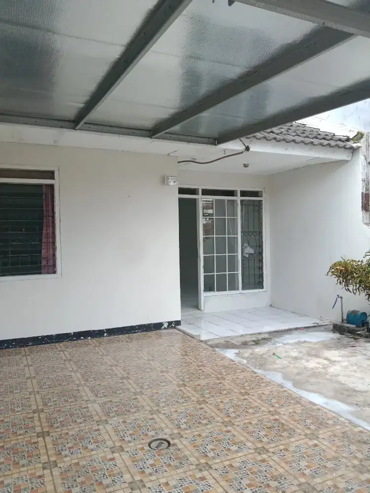 DI KONTRAKAN RUMAH