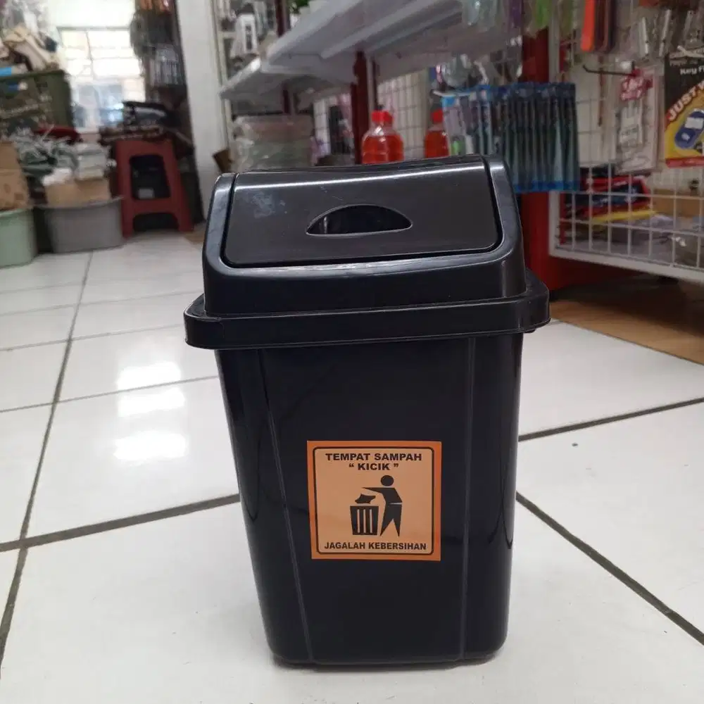 TEMPAT SAMPAH MINI + TUTUP – PRAKTIS & RAPI