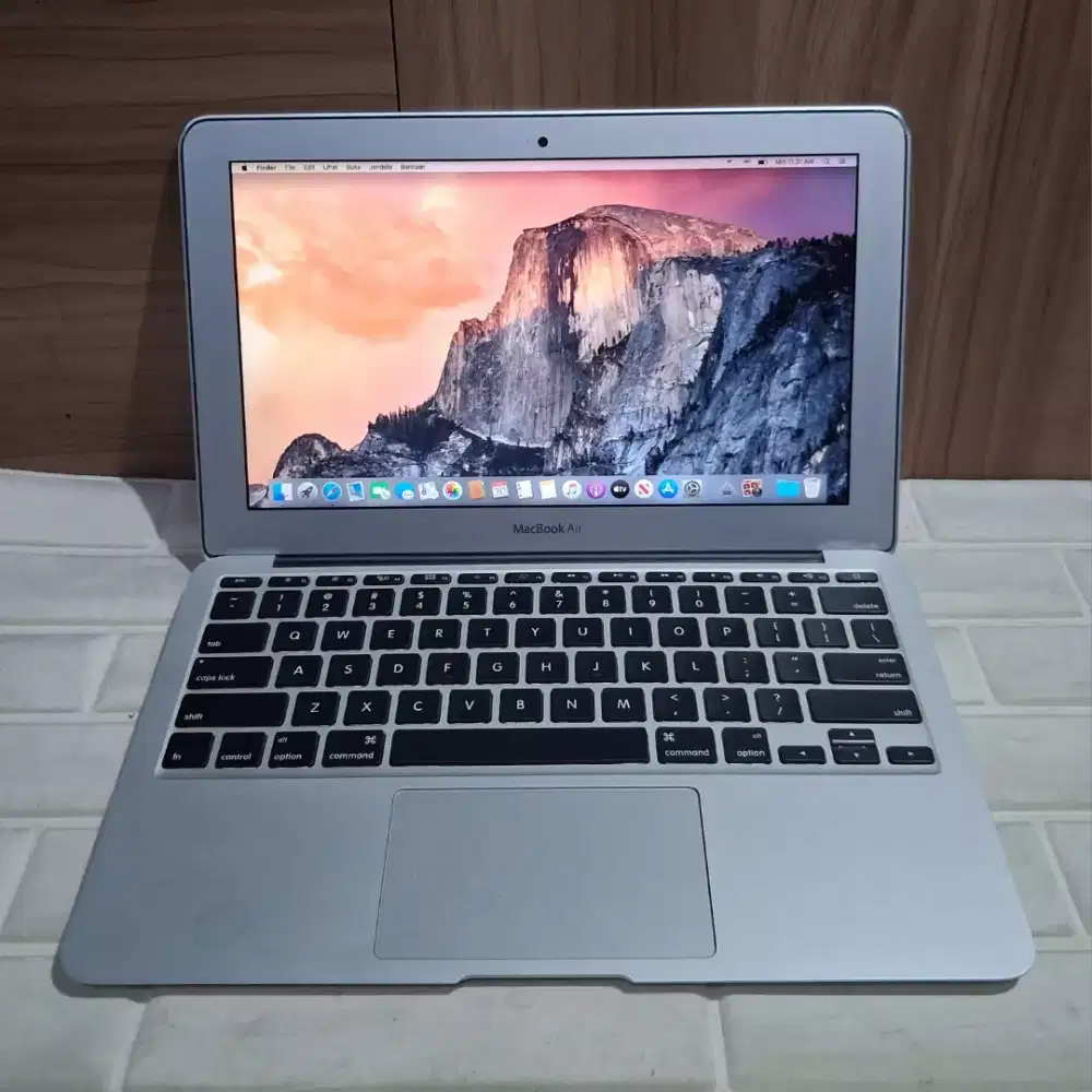 Macbook Air 11-inch,Early 2015