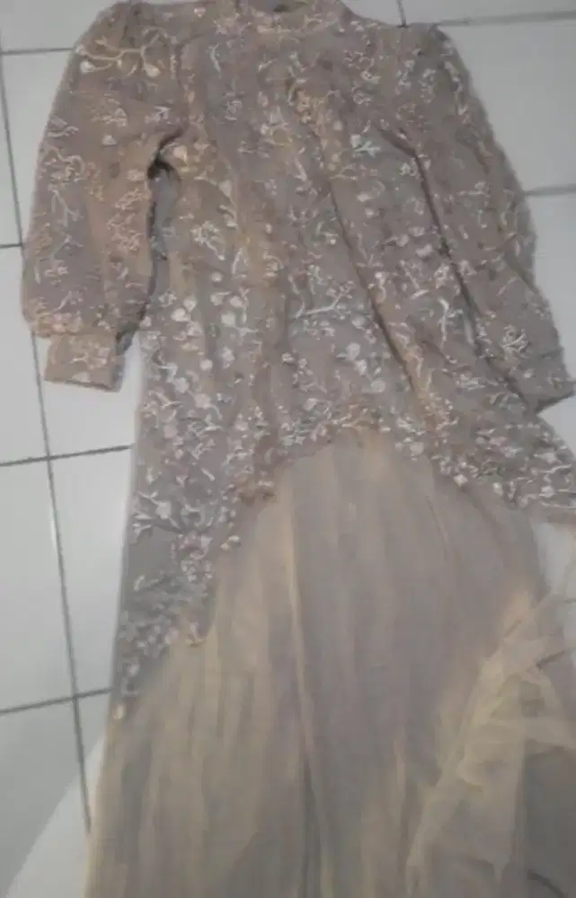 Gamis brukat acara resmi