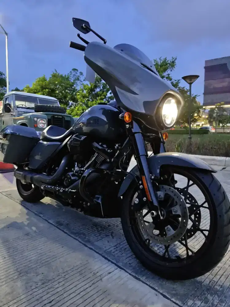 Harley davidson street glide st