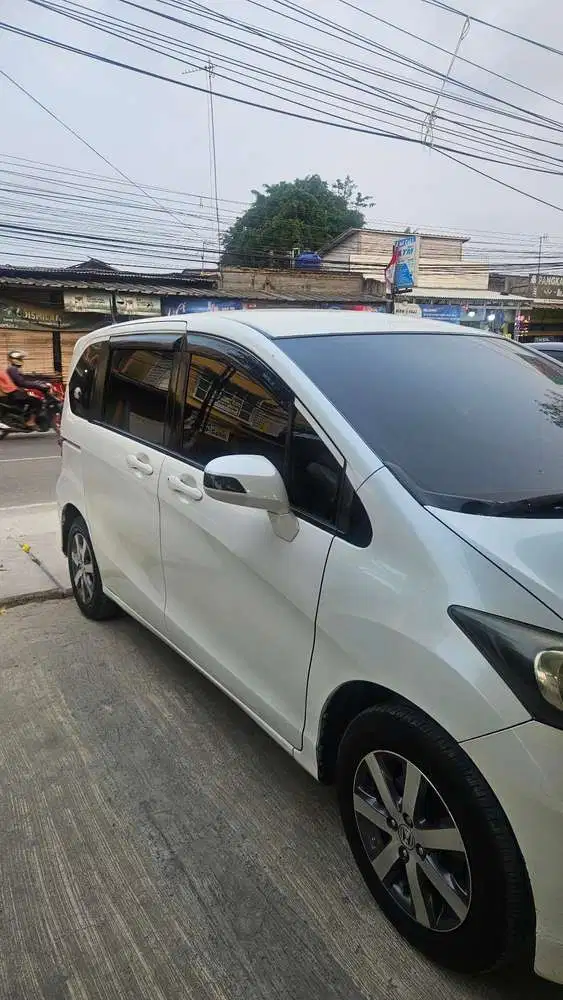 Honda Freed 2010 Bensin