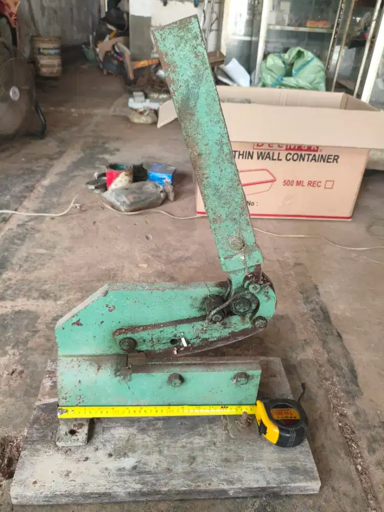 Gunting Plat Duduk Tajam