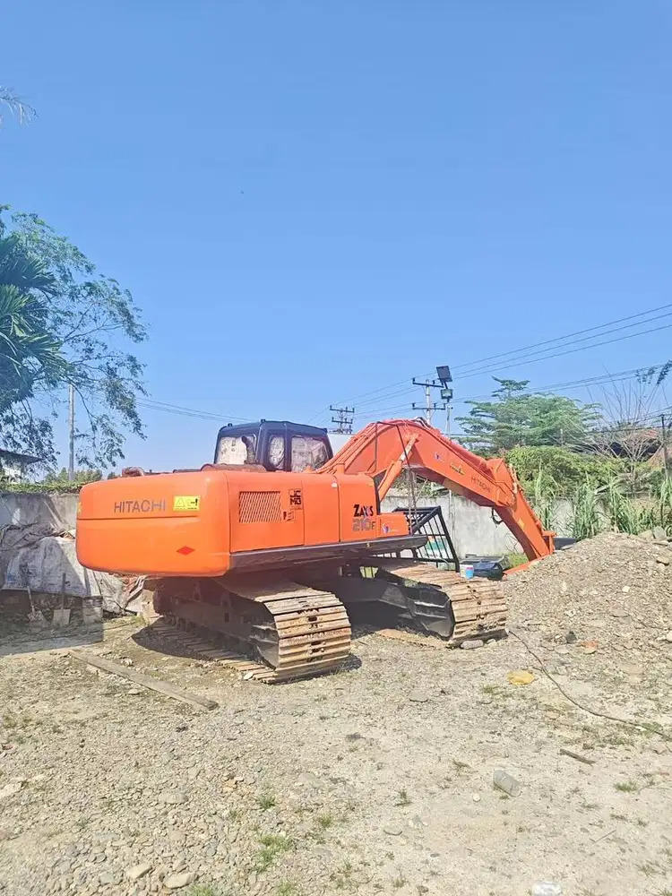 excavator zaxis M210F dan 200 tahun 2012