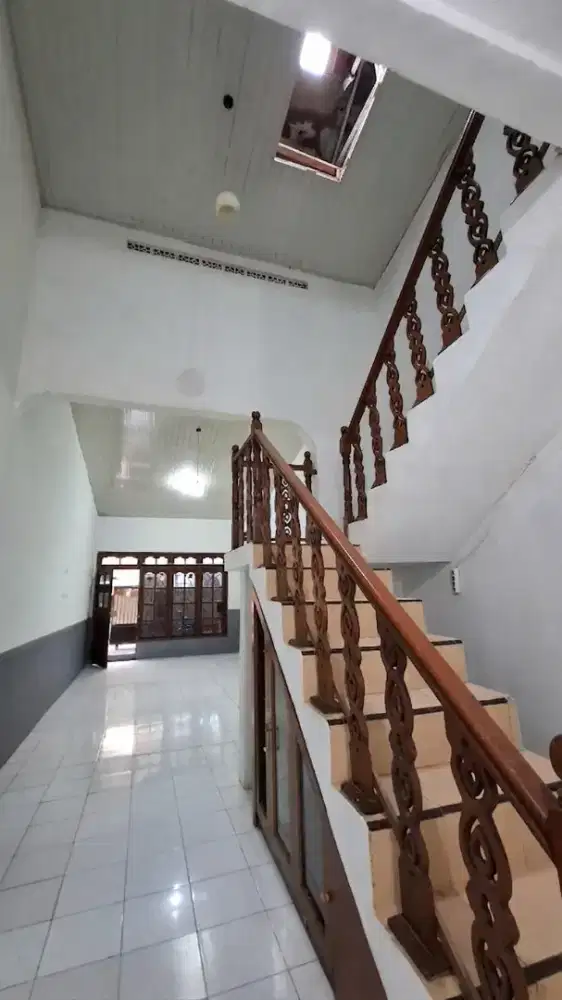 Disewakan rumah 2 lantai luas bangunan 110m²