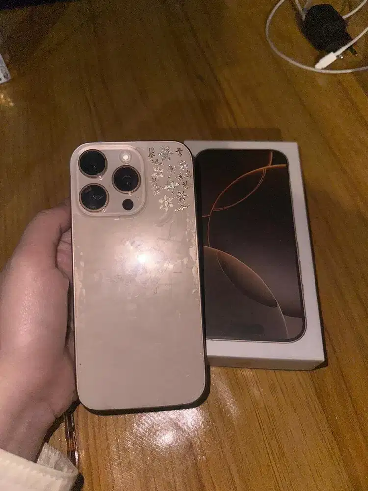 Iphone 16 pro 128 desert titanium