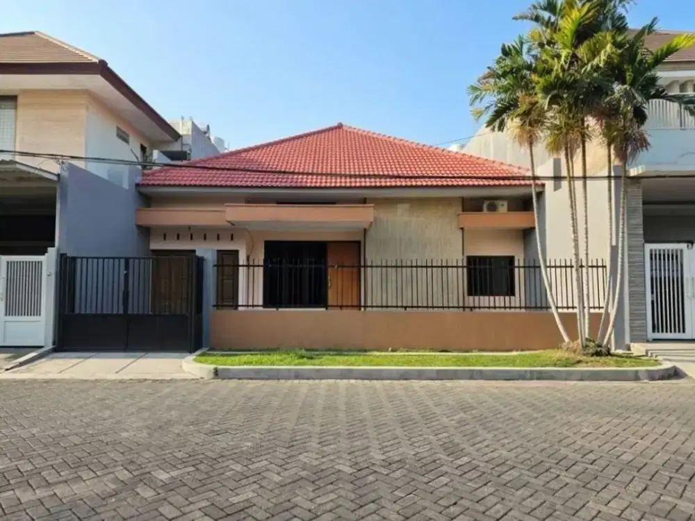 Rumah Manyar Tompotika NEW GRESS ROW 3 MOBIL