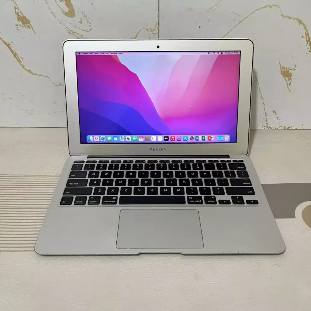 Macbook Air 11-inch, Early 2015.