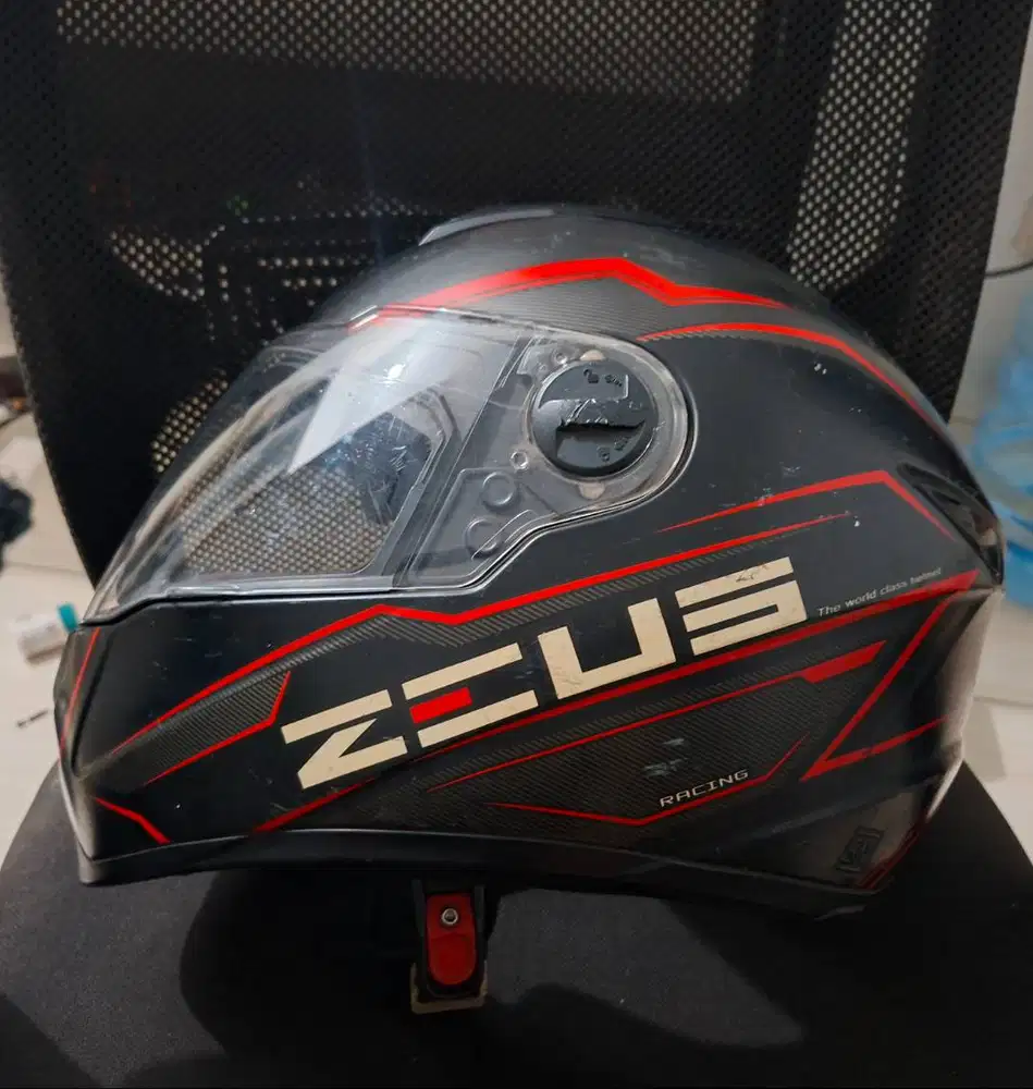 Helm Zeus 811 Size m