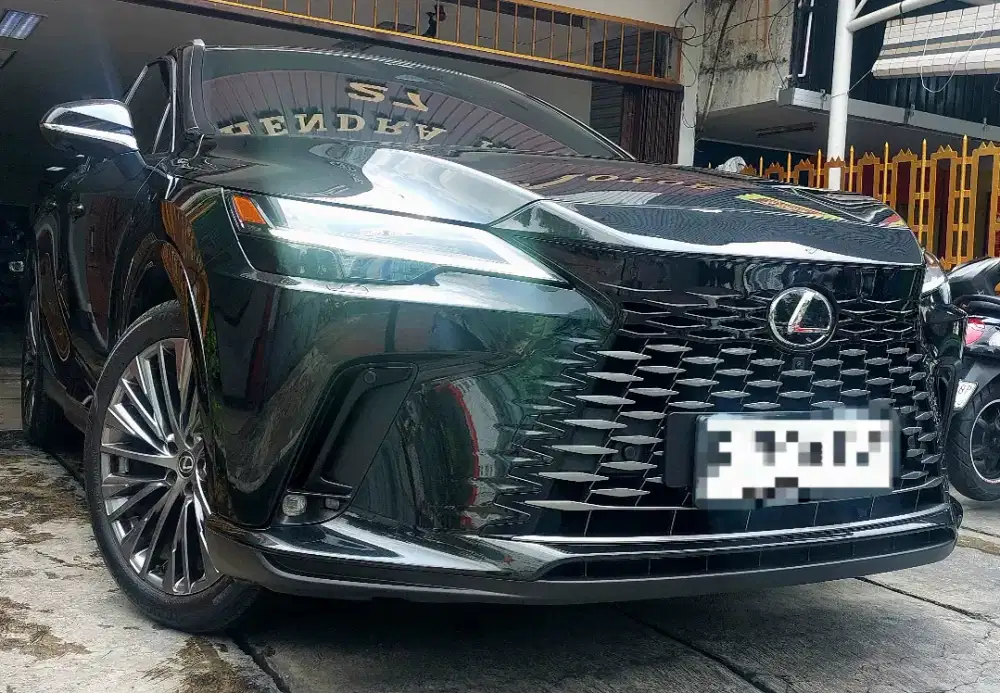 Lexus RX350H Luxury AT 2023 Hitam Pajak panjang 1th Record Terawat