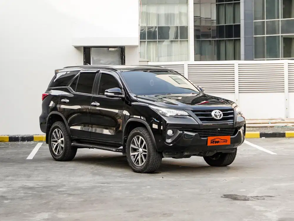 [BERGARANSI] TOYOTA FORTUNER VRZ 2.4 MATIC TAHUN 2016 HITAM LOW KM