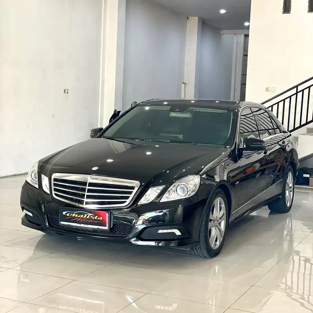 MERCEDES BENZ W212 E250 AVANTGARDE TAHUN 2010 ANTIK KM LOW