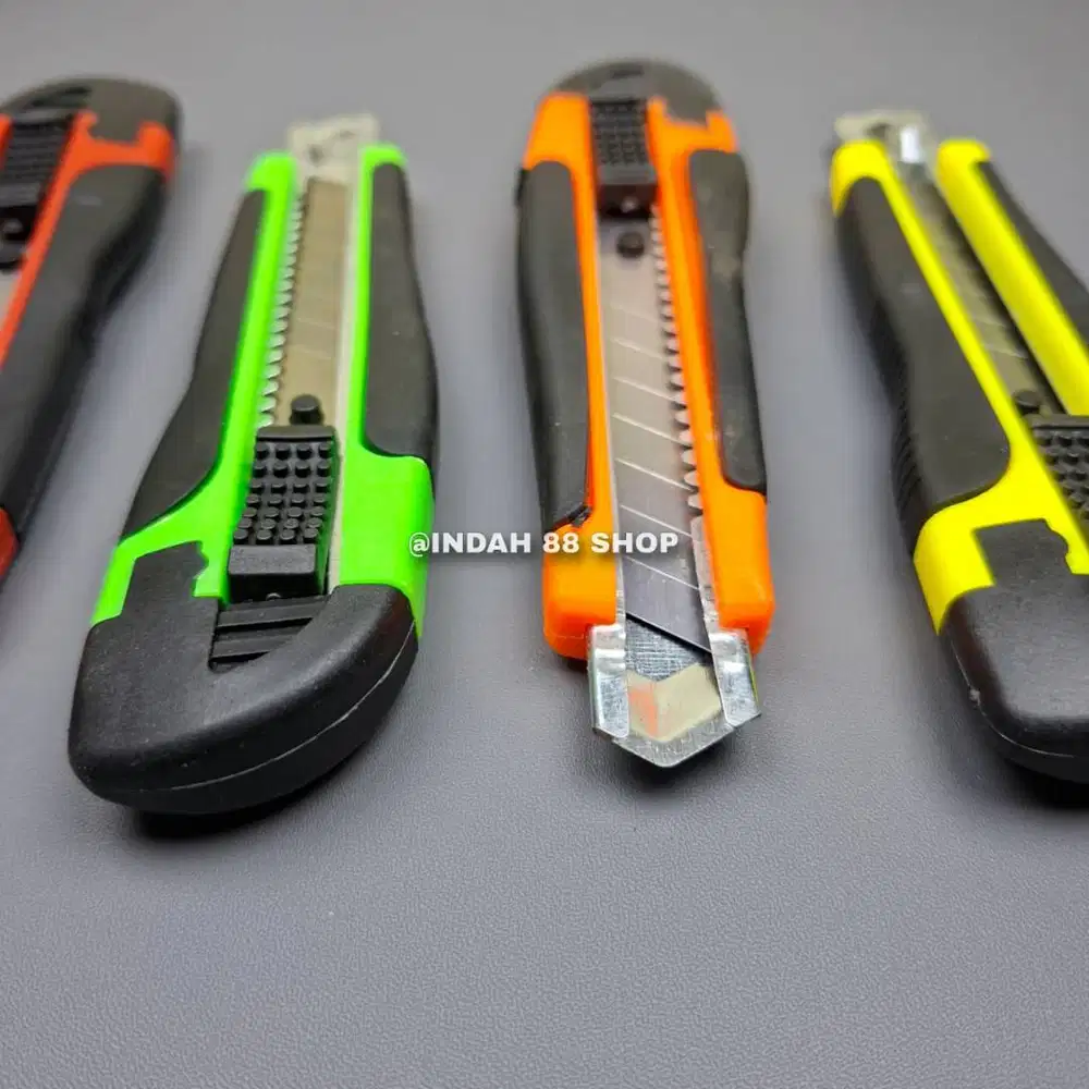 Cutter Besar / Pisau Cutter
