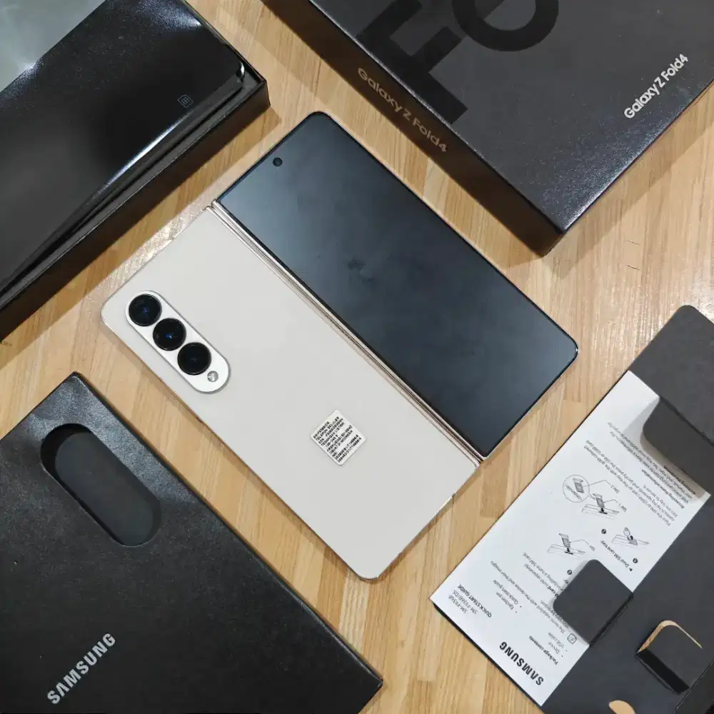 Samsung Galaxy Z Fold 4 12/512 SEIN Fullset