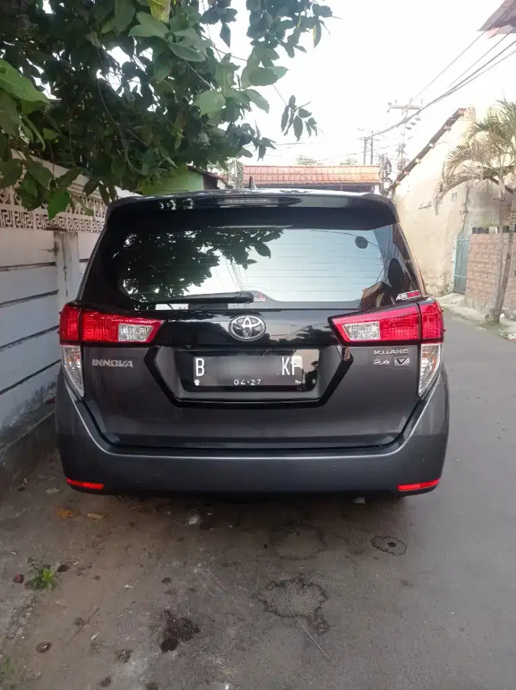 innova reborn V diesel matic 2022