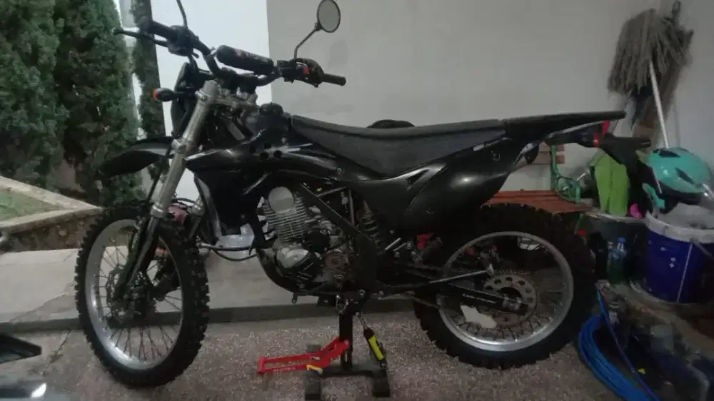 Kawasaki KLX 150 tahun 2015