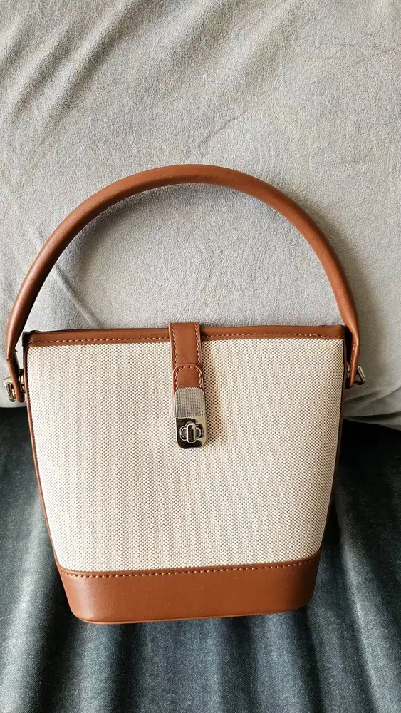 Tas Wanita Kanvas Kulit Brand Lokal (BARU)