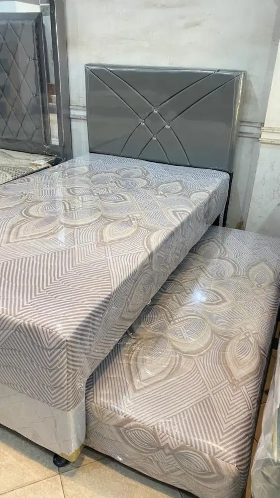 Tempat tidur dorong