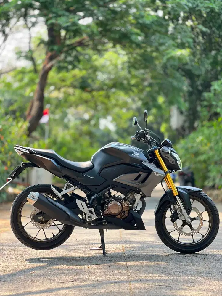 HONDA NEW CB 150R HITAM 2023 KM 7K PAJAK HIDUP SIAP RIDING