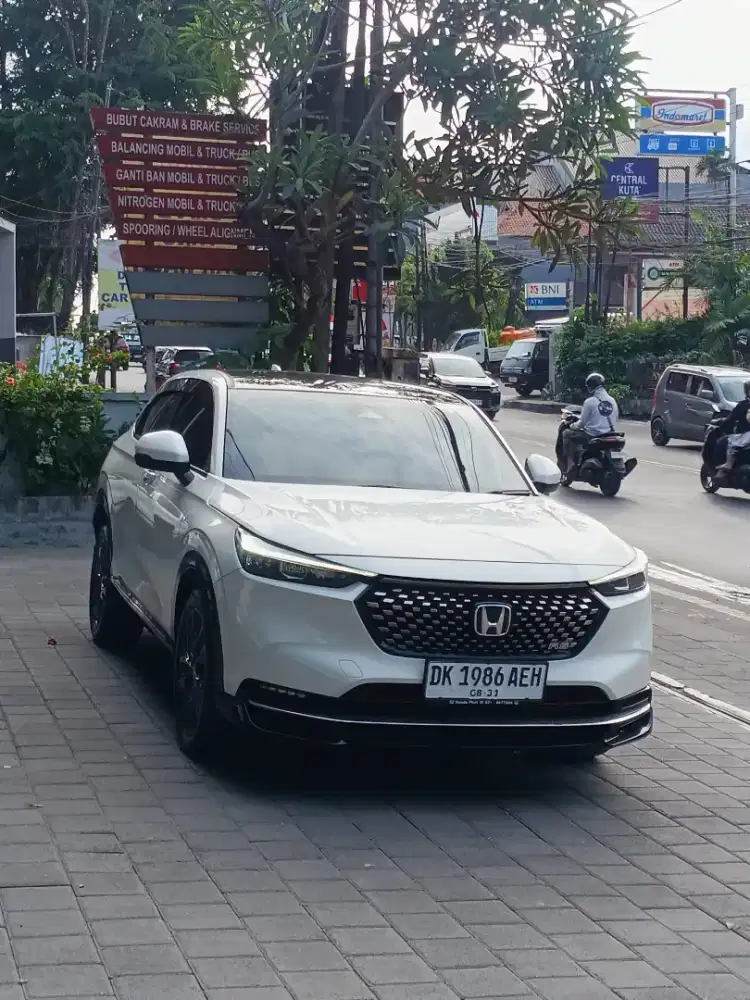 HR-V RS TURBO LOW KM AUTOMATIC SEPERTI BARU DEALER