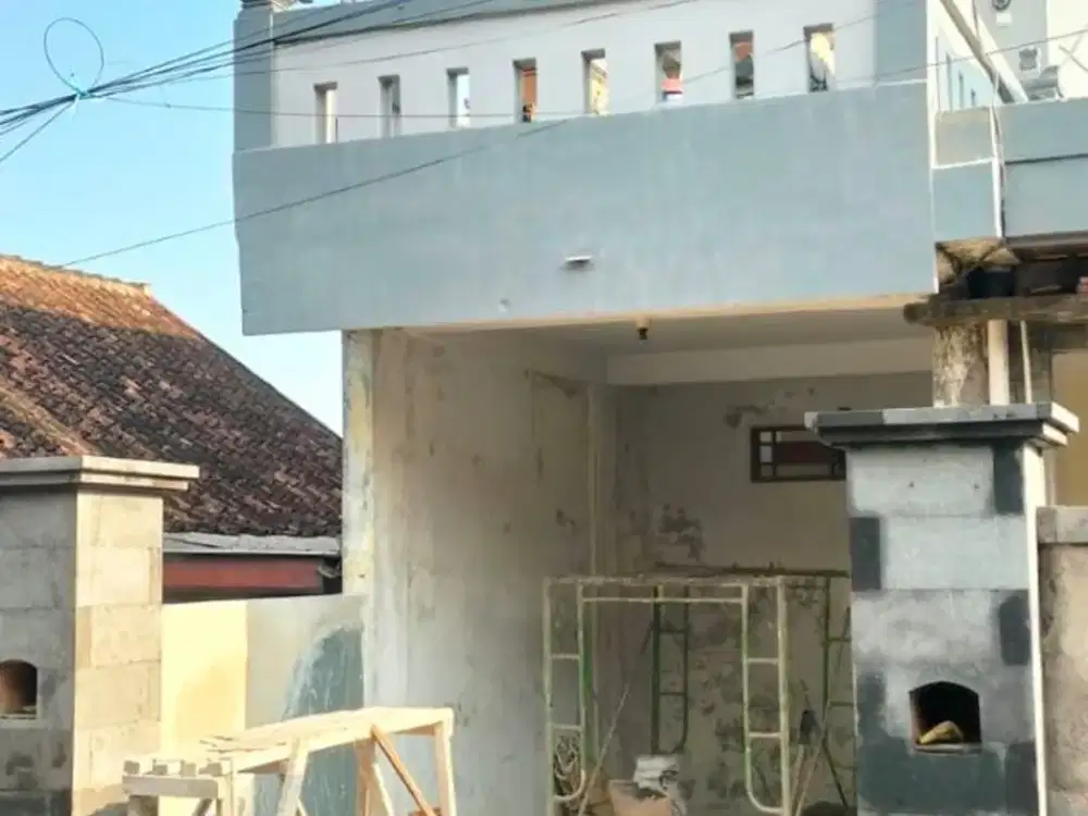 Di jual rumah second lantai 1 1/2 berlokasi jalan kori agung sading