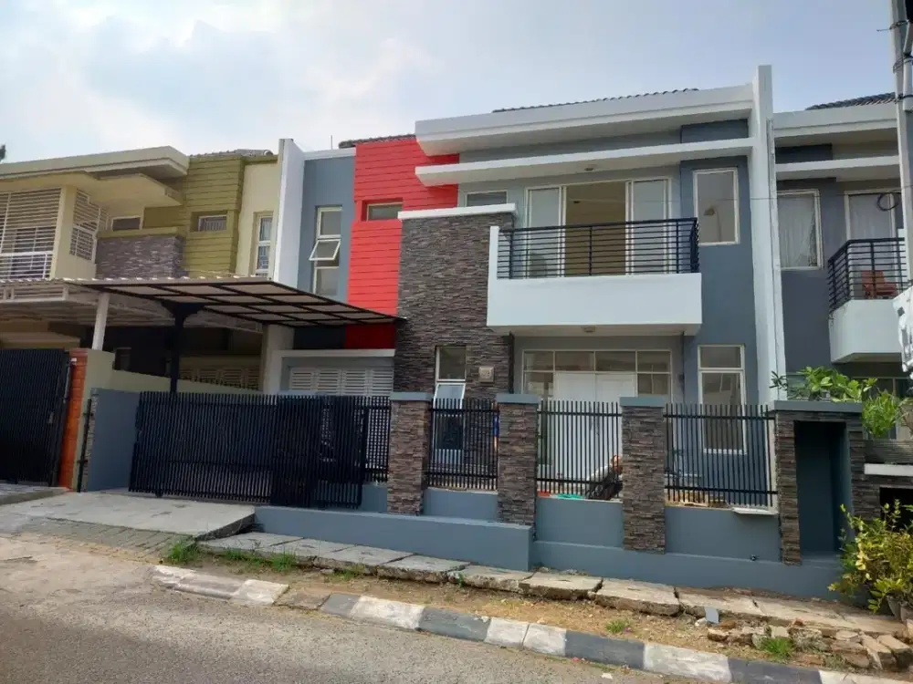 Dijual Murah Rumah Bagus di Boulevard Grand Galaxy Bekasi