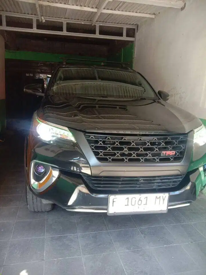 Toyota Fortuner 2.4 VRZ AT 2017