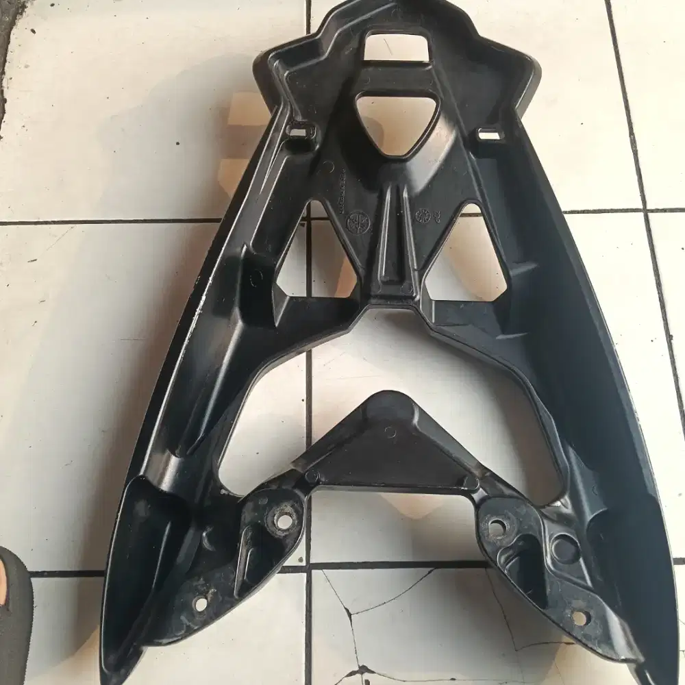 Jual breket box NMAX old, merek original Yamaha