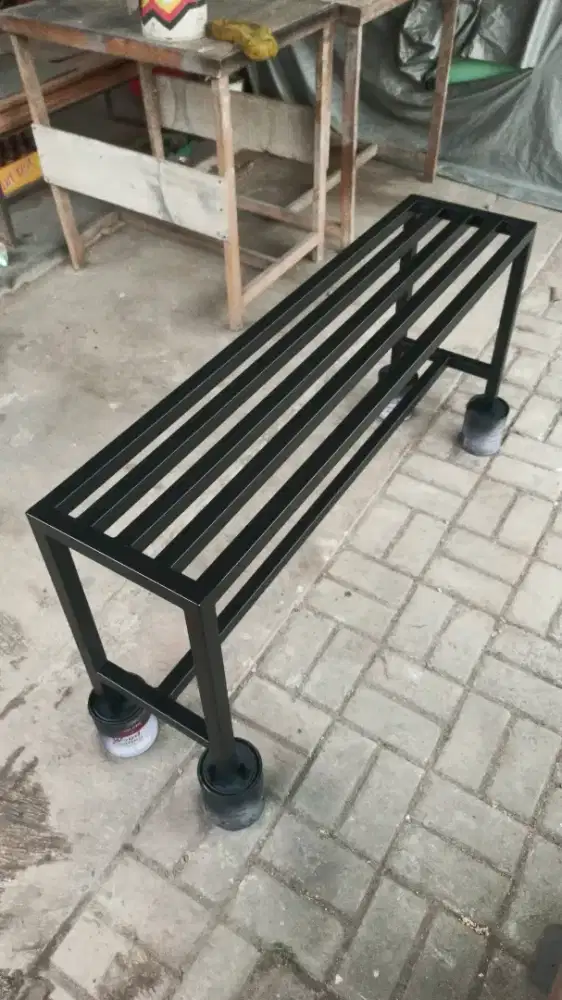 JUAL KURSI BESI MATERIAL KUAT DAN KOKOH SERTA MINIMALIS !!